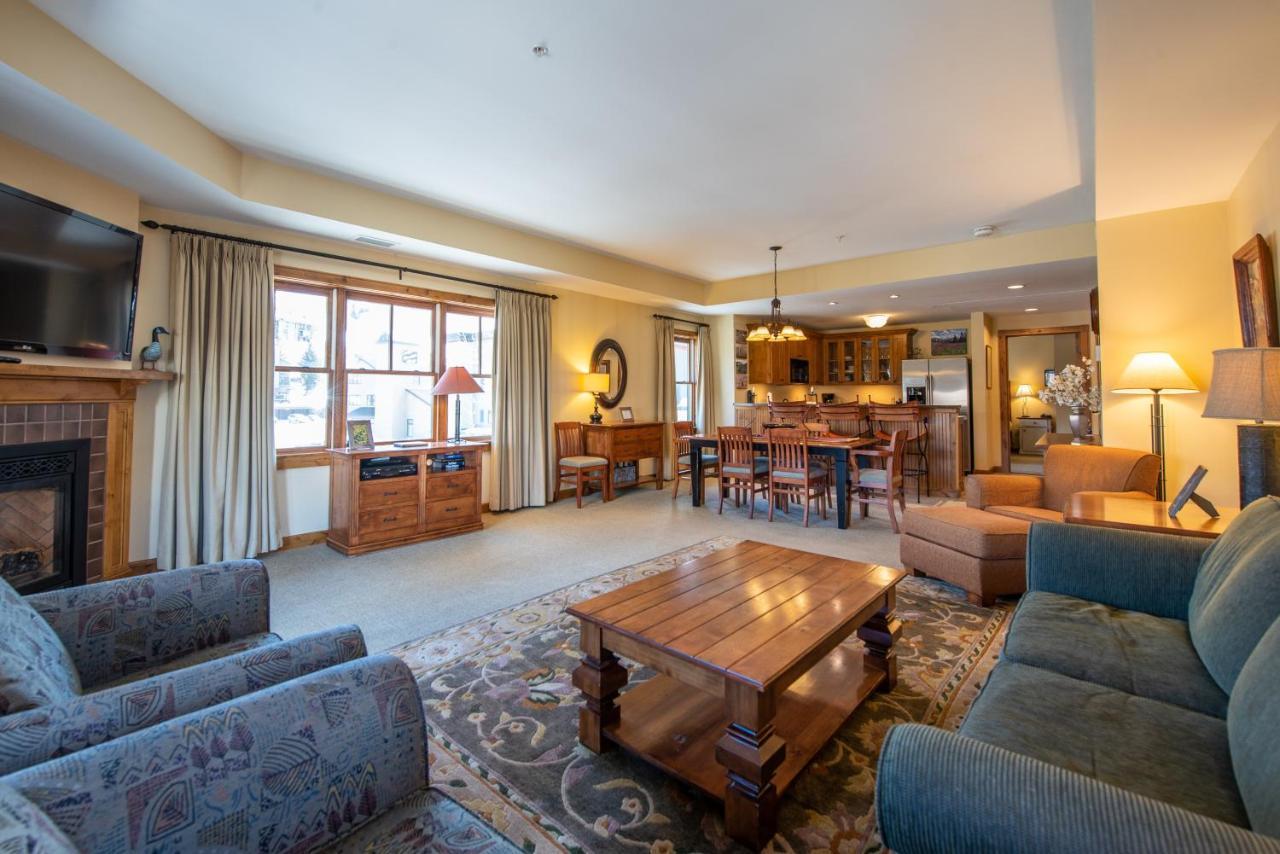 Two Bedroom Condo With Balcony Over Mountaineer Square - Just Steps From The Slopes! Condo Crested Butte Exterior photo