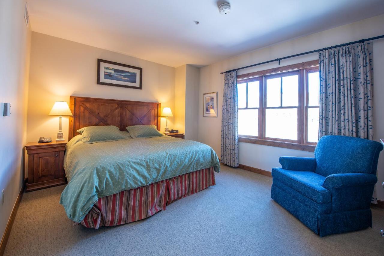 Two Bedroom Condo With Balcony Over Mountaineer Square - Just Steps From The Slopes! Condo Crested Butte Exterior photo